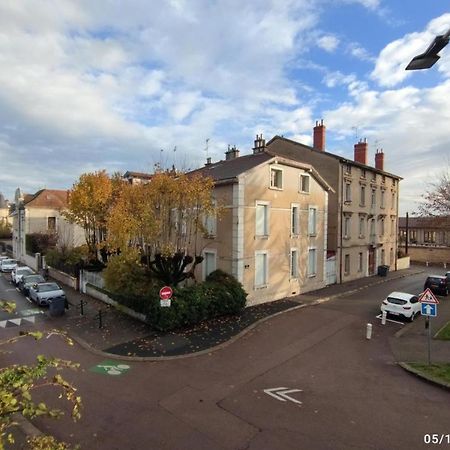 Au Pied De La Basilique Apartment Bourg-en-Bresse Exterior photo